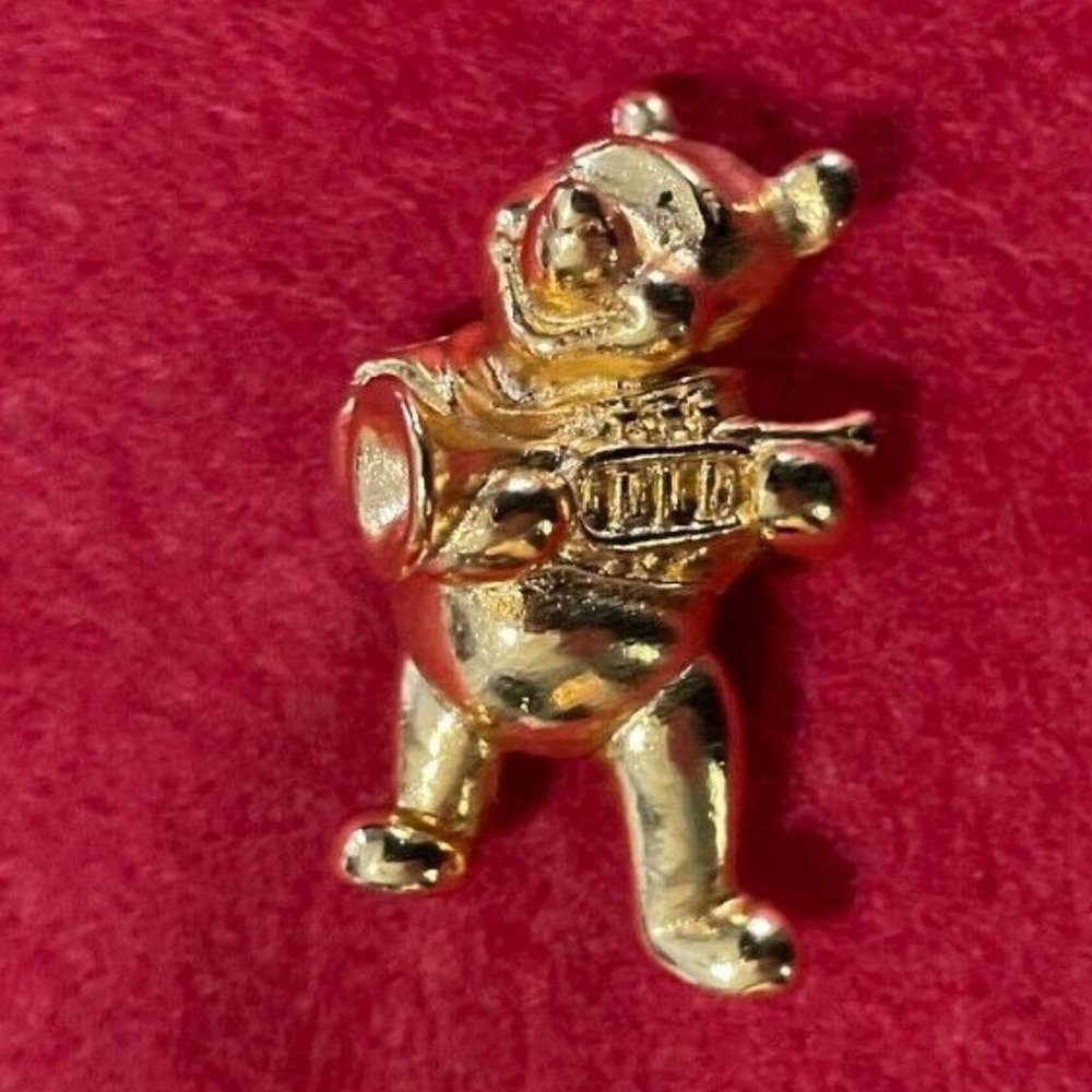 Vintage Licensed Disney Winnie the Pooh Bear Trumpet Brooch Lapel Pin Jewelry